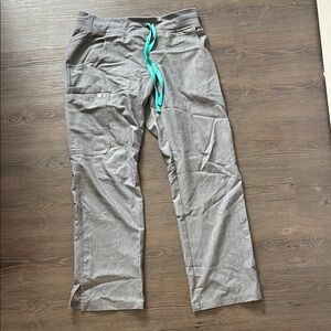 Women’s grey figs scrub pants
